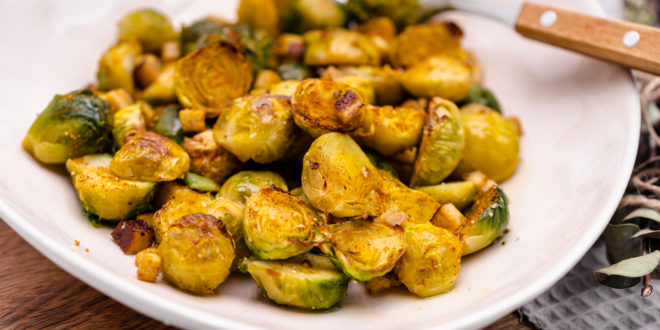 Gerösteter Rosenkohl mit Räuchertofu