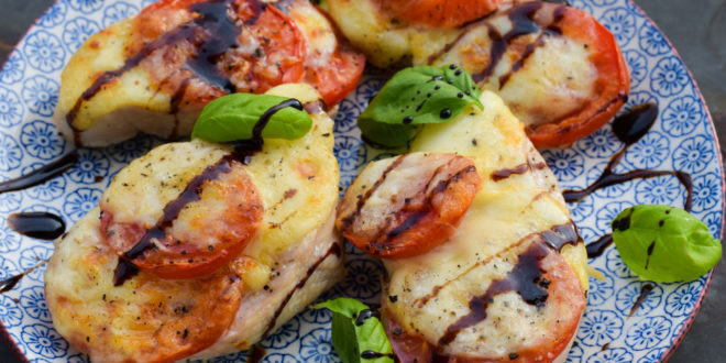 Low Carb Caprese-Schnitzel