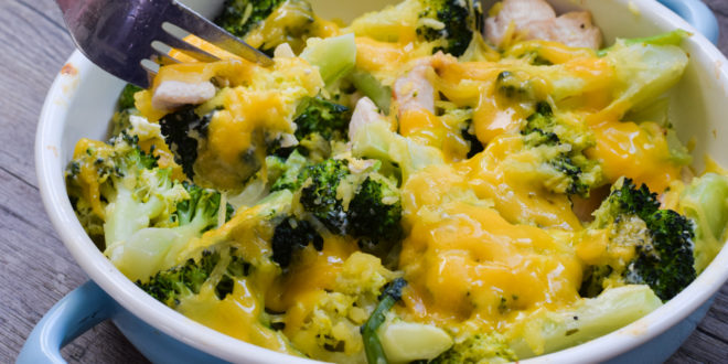Low Carb Brokkoli Hähnchen Auflauf
