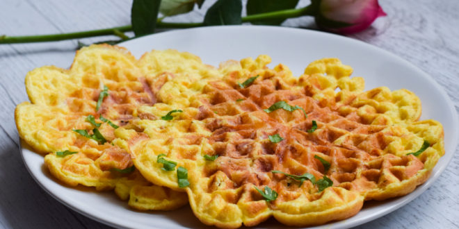 Low Carb Käse Schinken Waffeln