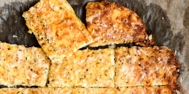 Low Carb Cauliflower-Cheese-Bread