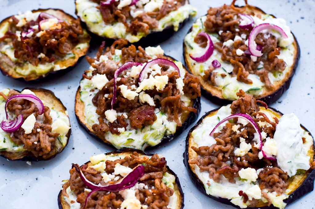Low Carb Tzatziki Hackfleisch Mini-Pizzen