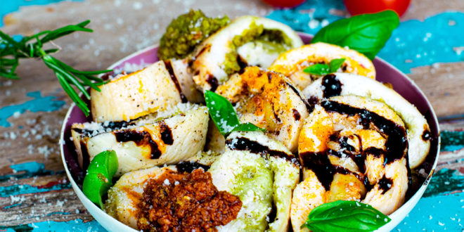 Low Carb Mozzarella Pesto Hähnchen-Röllchen