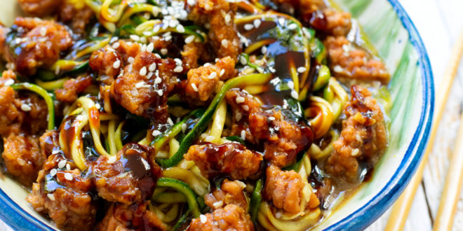 Schnelle Low Carb Teriyaki-Hackfleisch-Znudeln